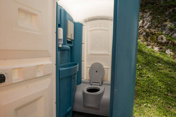 Portable bathroom rental in Lake Arrowhead, ME